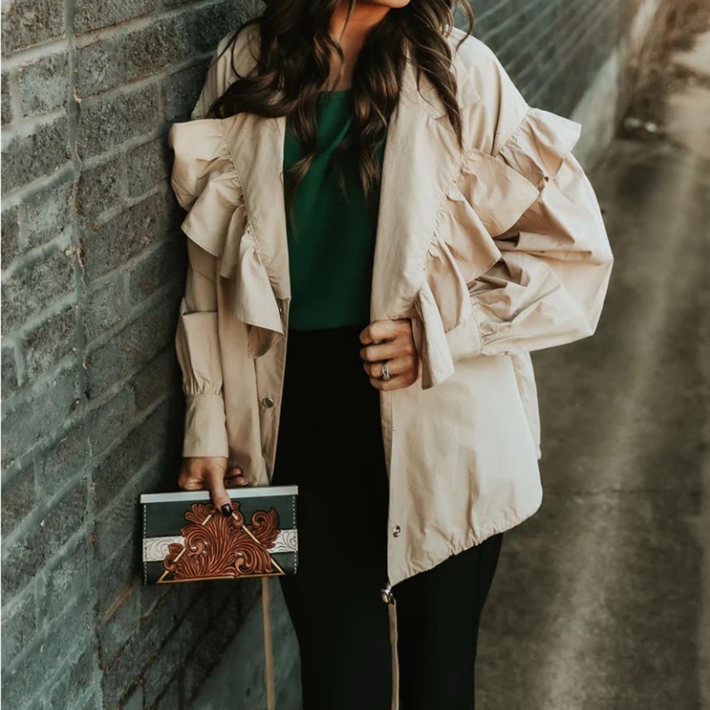 MAZIK
Latte Ruffle Jacket medium